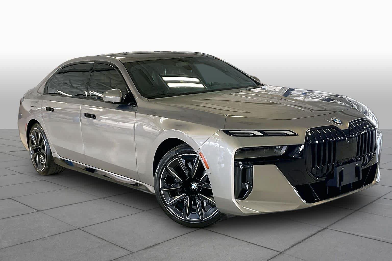 Certified 2023 BMW 740i RWD image 2
