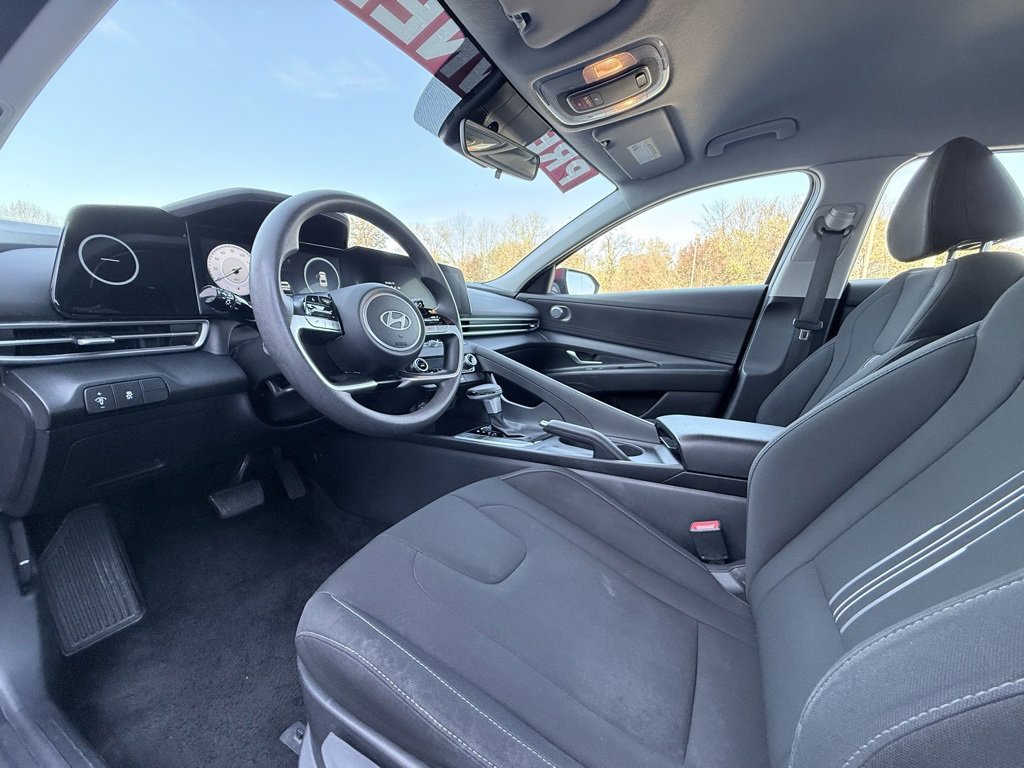 Used 2024 Hyundai Elantra SEL image 9