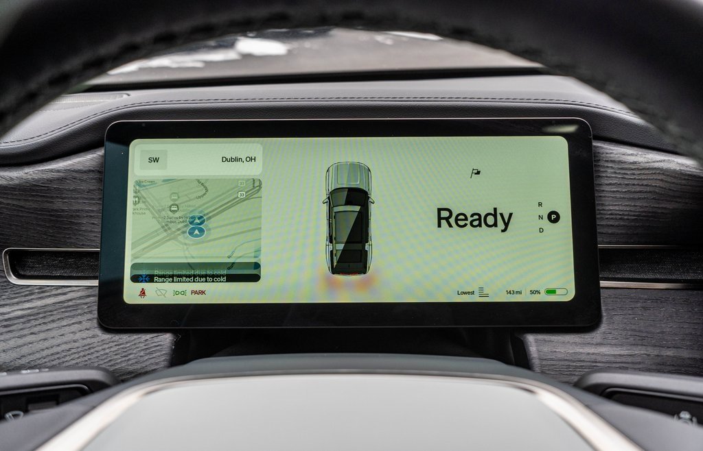 Used 2024 Rivian R1S Adventure image 17