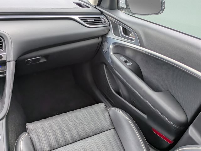 Used 2022 Genesis G70 2.0T w/ Prestige Package RWD image 13