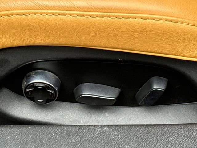 Used 2023 Chevrolet Corvette Stingray Preferred Conv w/ Z51 Performance Package RWD image 17