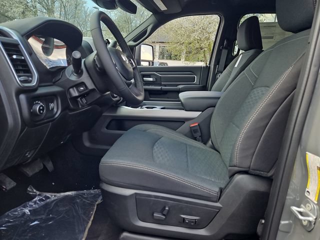 New 2026 RAM 2500 Big Horn AWD/4WD image 13