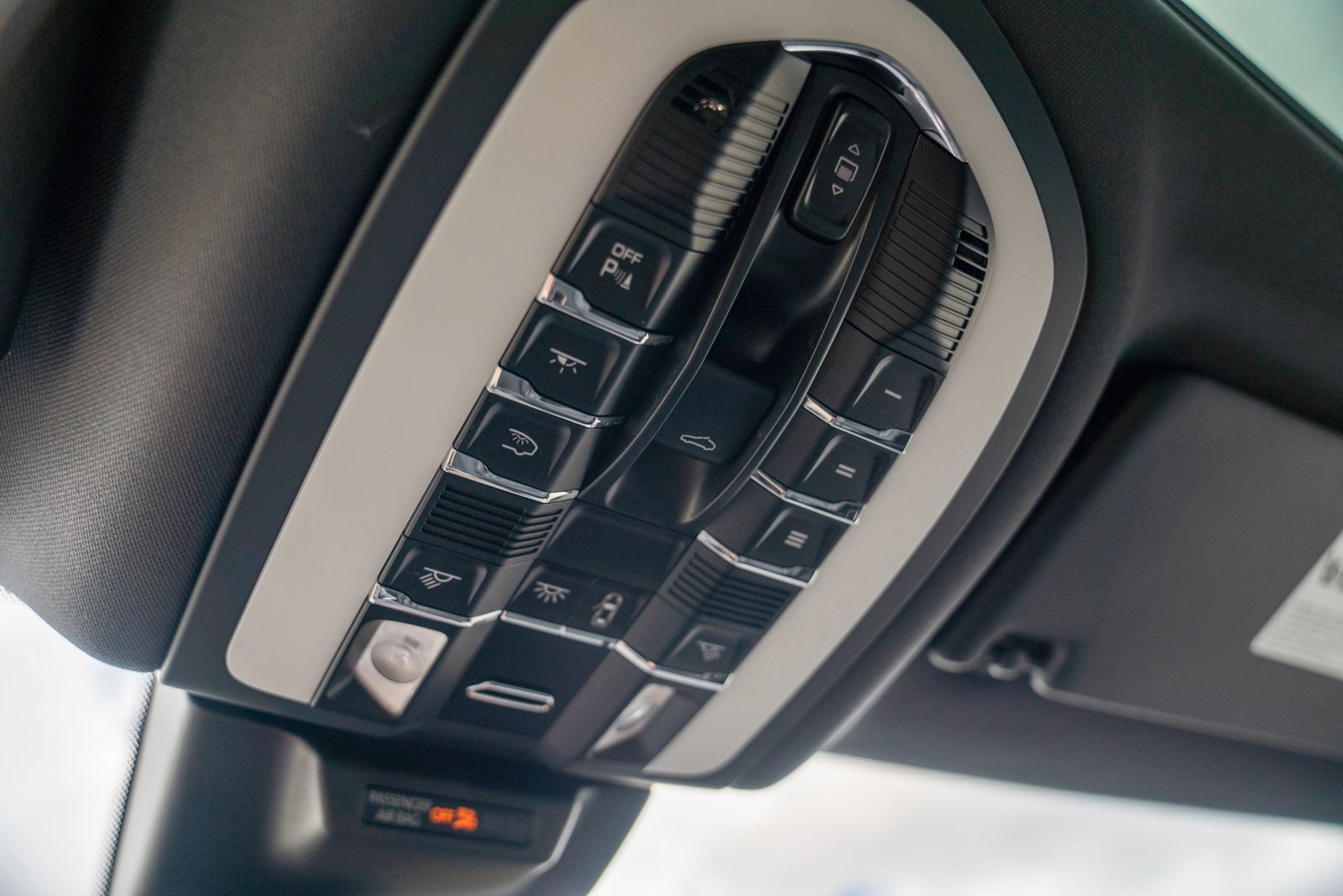 Certified 2026 Porsche Macan AWD/4WD image 22