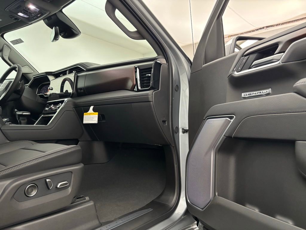 New 2026 GMC Sierra 1500 Denali w/ Denali Reserve Package image 35
