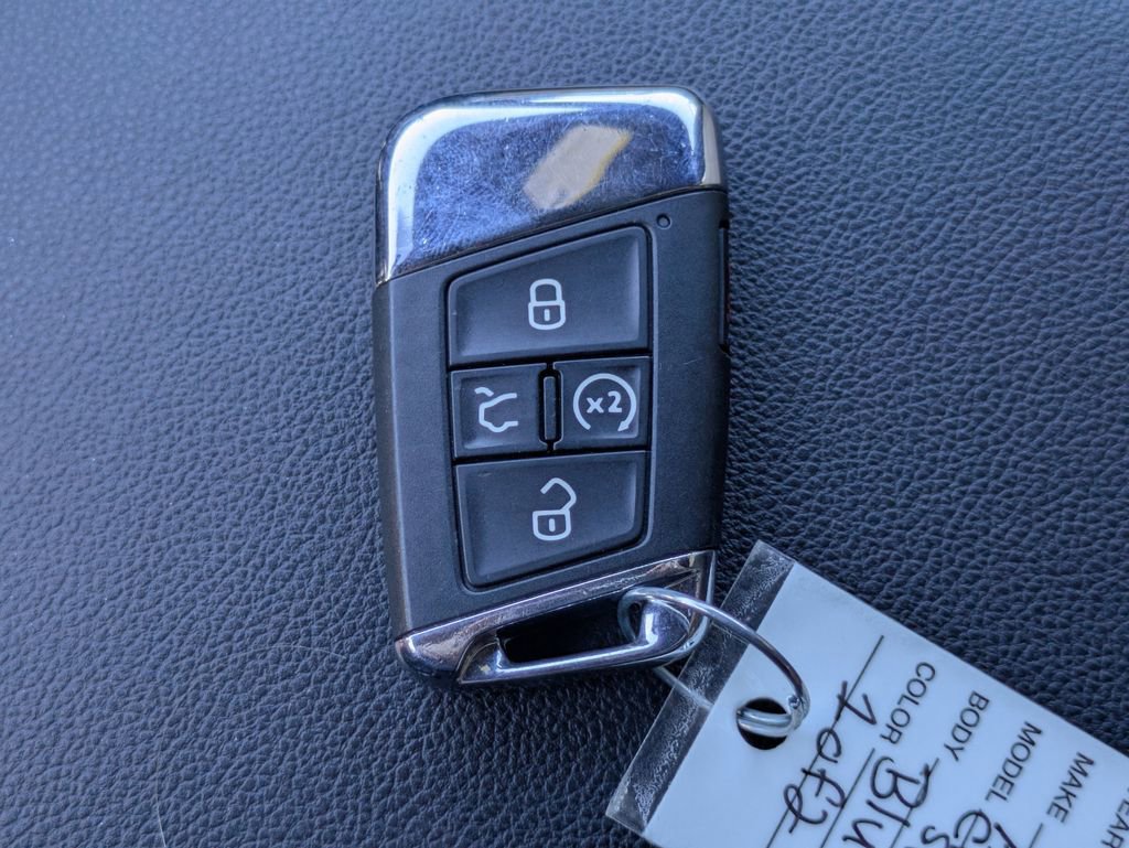 Certified 2022 Volkswagen Atlas Cross Sport SE image 35