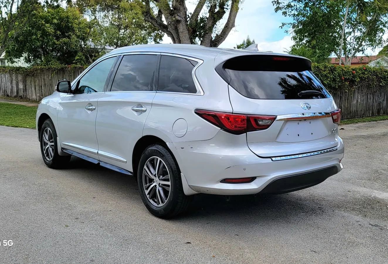 Used 2019 INFINITI QX60 Luxe w/ Essential Package AWD/4WD image 16