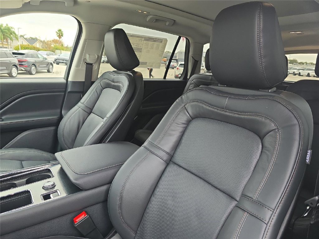 New 2026 Lincoln Aviator Reserve w/ Illumination Package RWD image 16