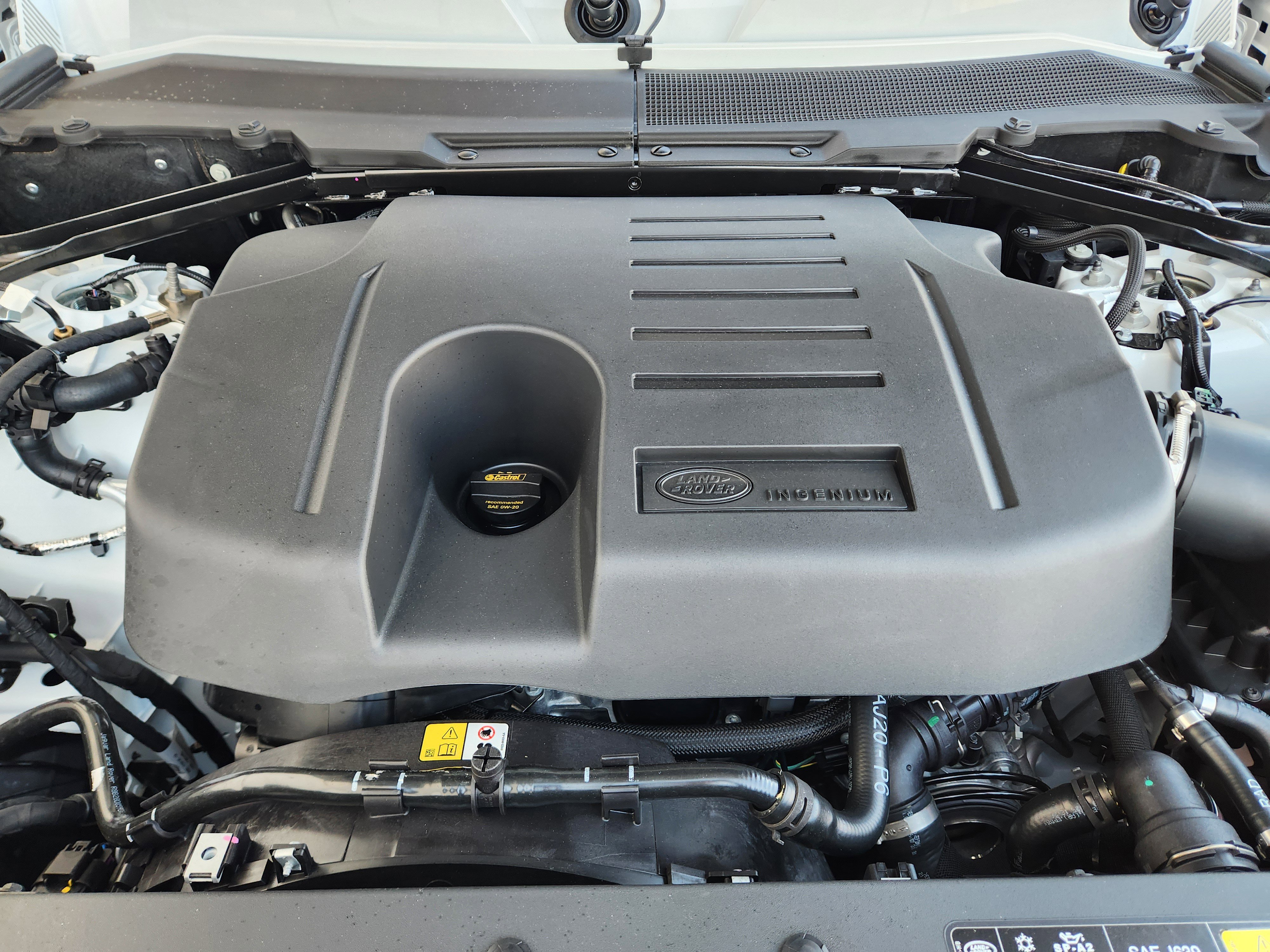 New 2026 Land Rover Defender 130 X-Dynamic SE image 31