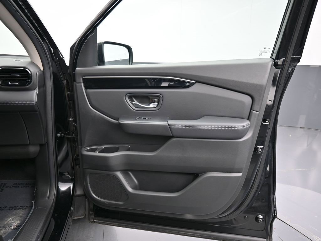 Certified 2025 Honda Pilot Touring image 41
