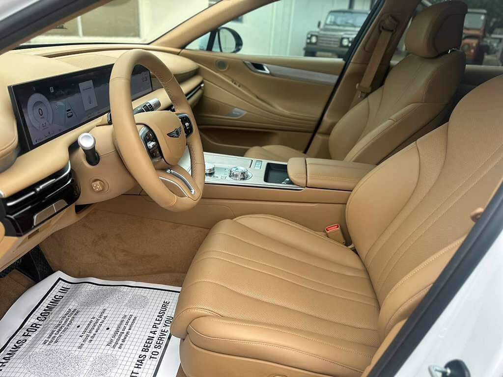 Used 2025 Genesis G80 2.5T Advanced image 12