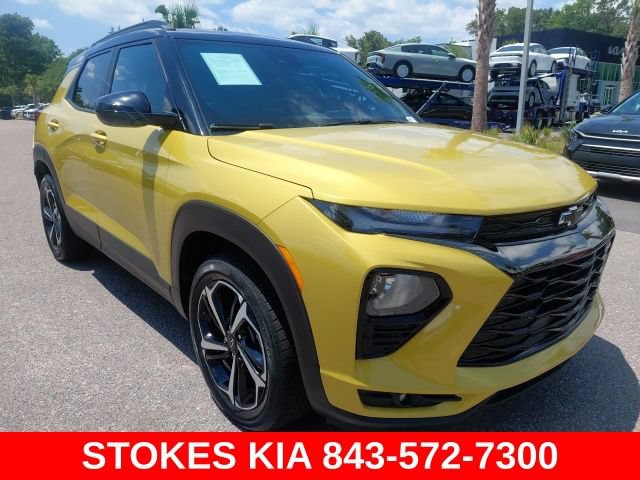 Used 2023 Chevrolet TrailBlazer RS w/ Sun and Liftgate Package AWD/4WD image 3