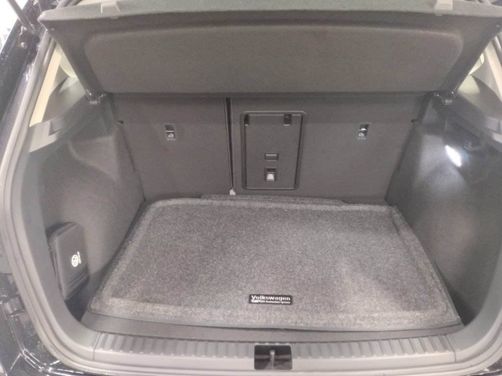 New 2026 Volkswagen Taos SE AWD/4WD image 16