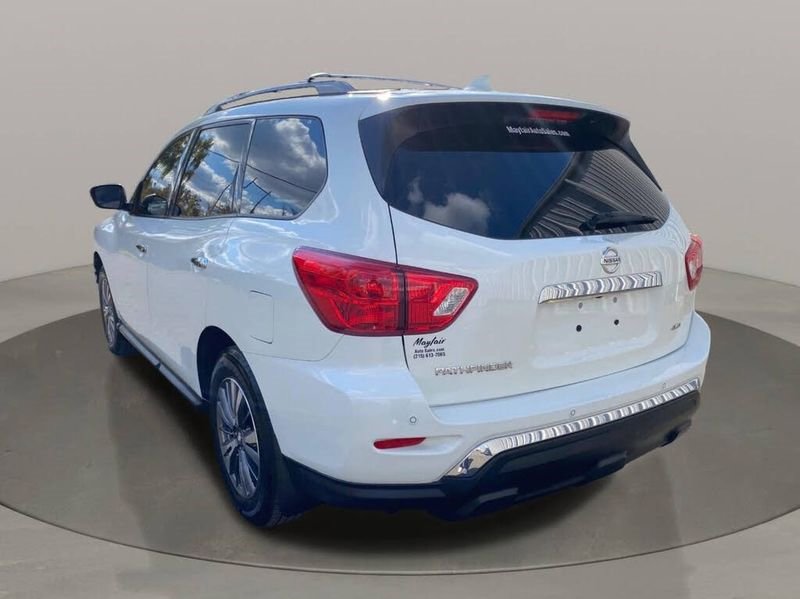Used 2019 Nissan Pathfinder S image 4