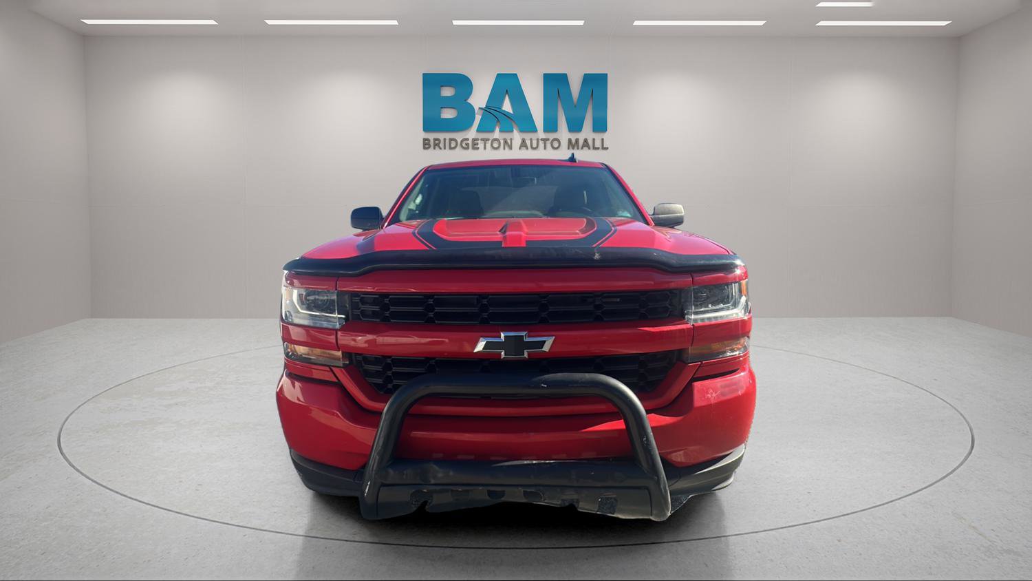 Used 2018 Chevrolet Silverado 1500 Custom w/ Custom Value Package image 2