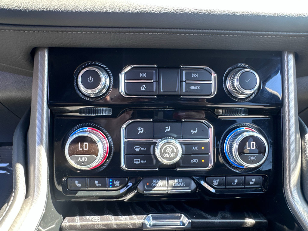 Used 2024 GMC Yukon XL Denali AWD/4WD image 21
