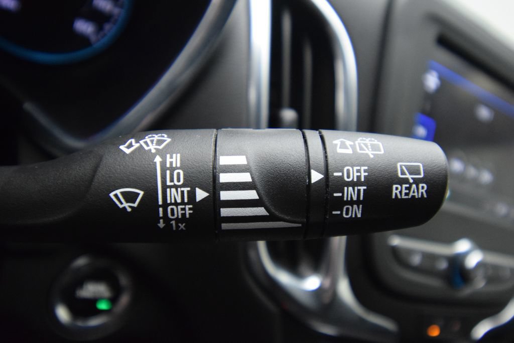 Used 2023 Chevrolet Equinox LT AWD/4WD image 38