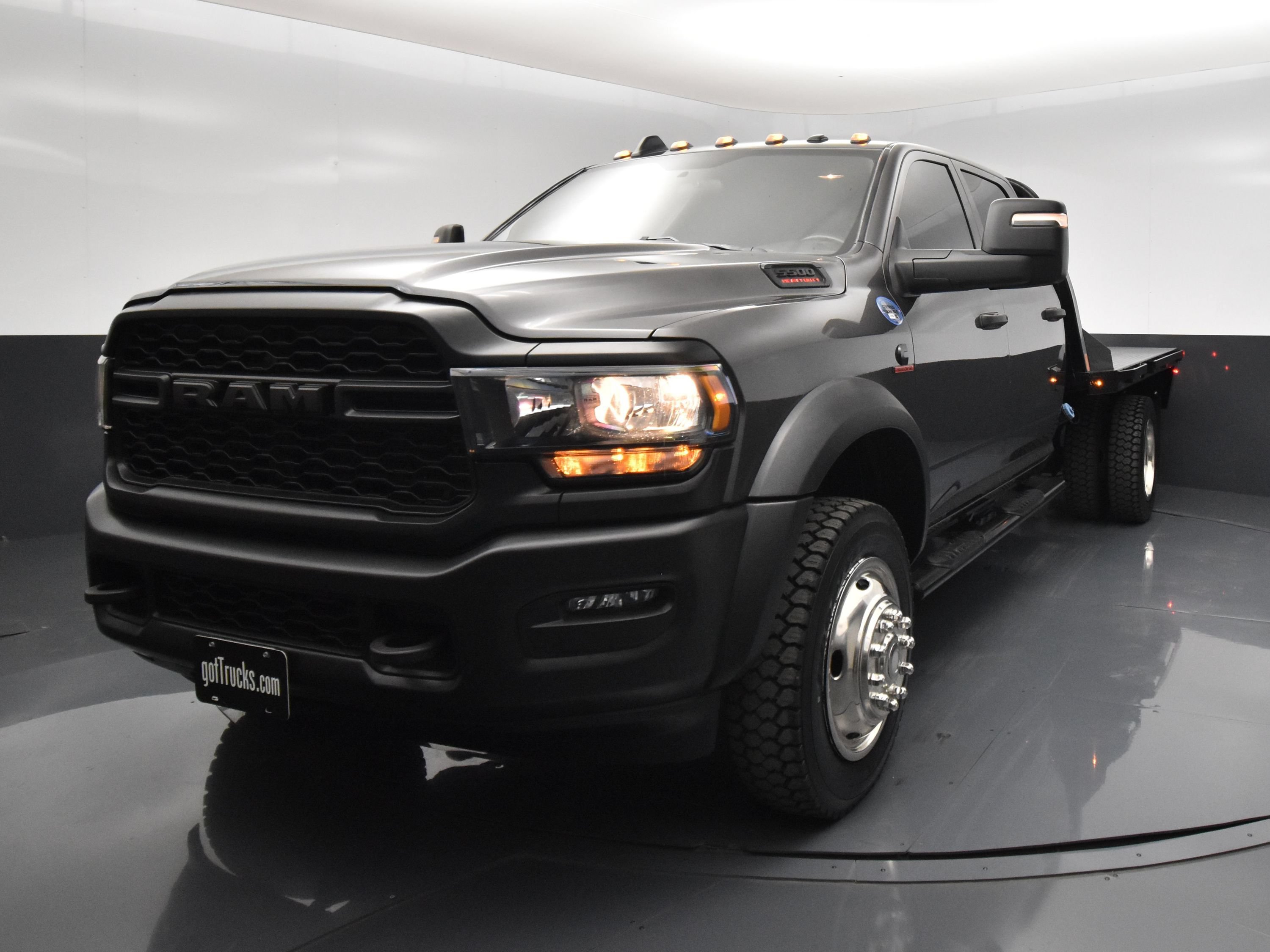 Used 2023 RAM 5500 Tradesman AWD/4WD image 2