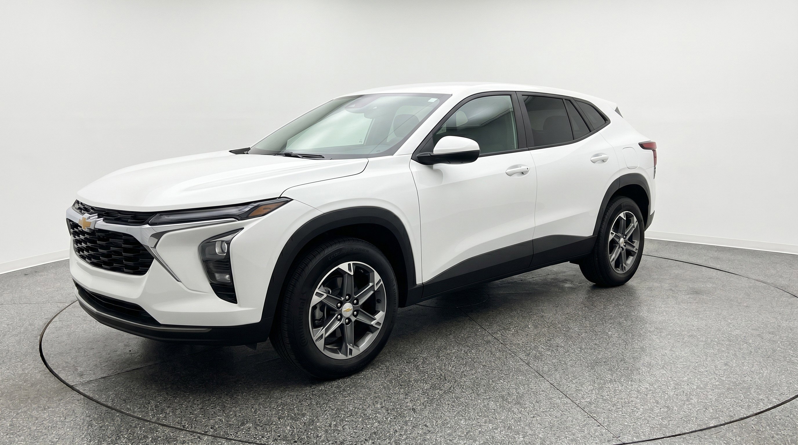 Used 2025 Chevrolet Blazer LT FWD image 3