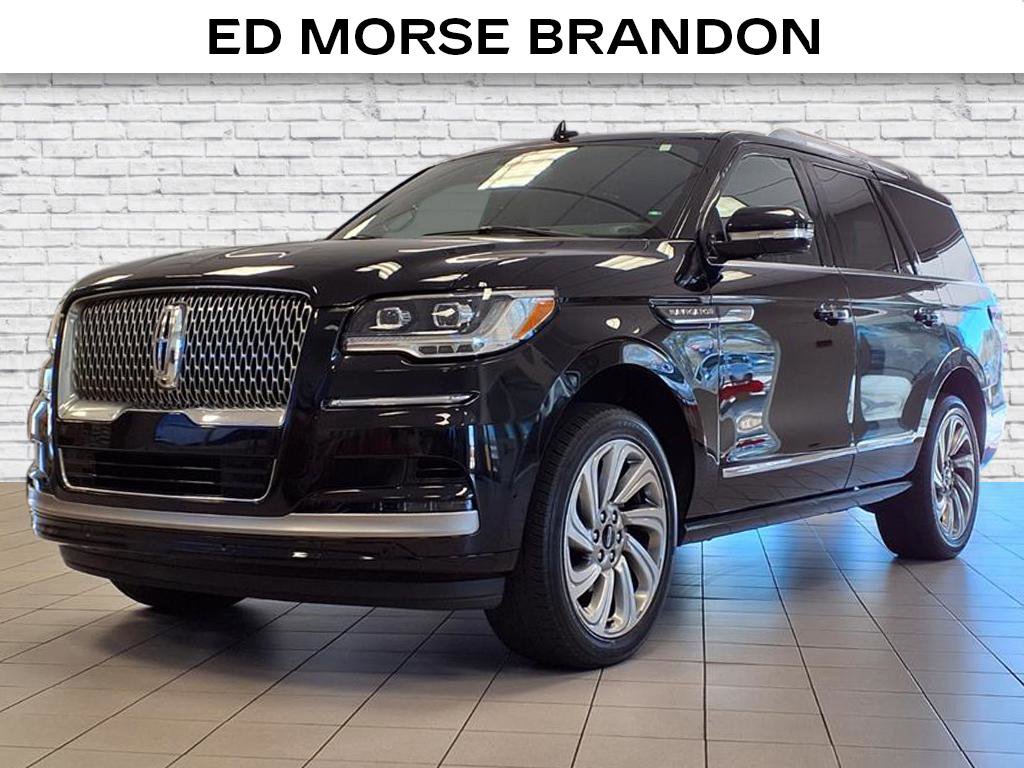 Used 2023 Lincoln Navigator Reserve image 1