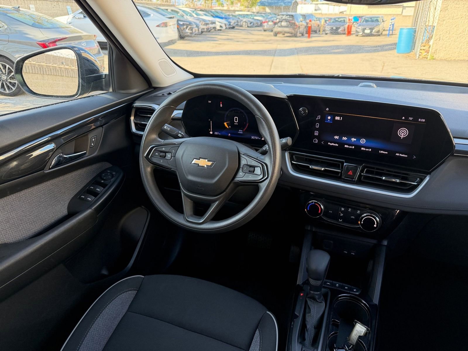 Used 2025 Chevrolet TrailBlazer LT image 33