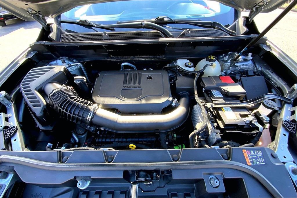 Used 2023 GMC Acadia SLE image 21