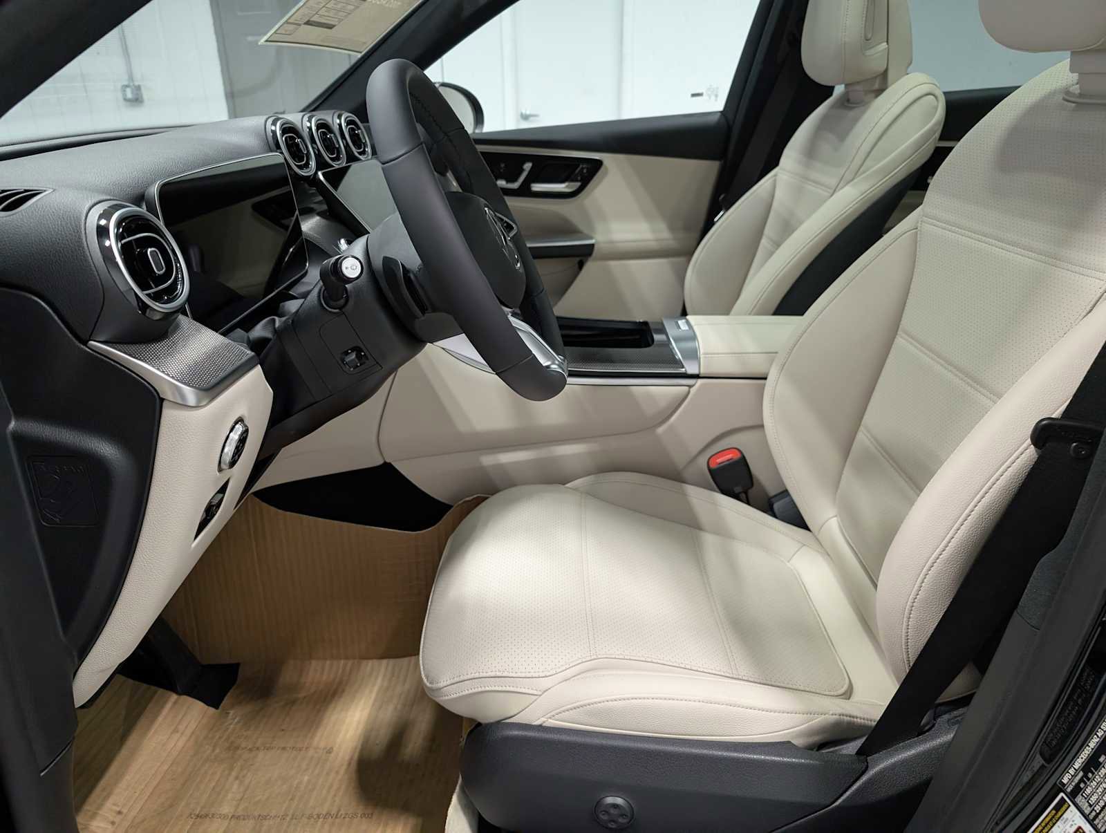 New 2026 Mercedes-Benz GLC 300 4MATIC image 4