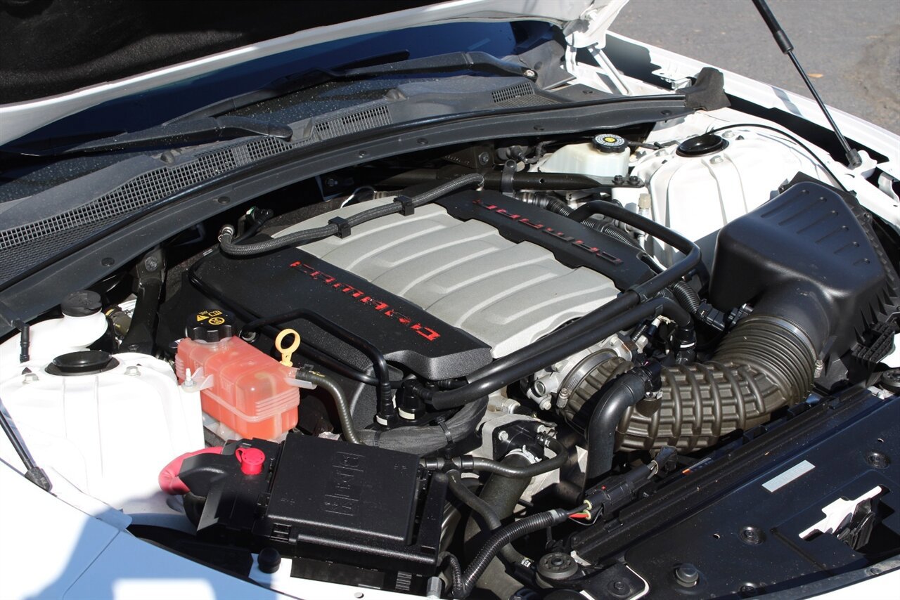 Used 2018 Chevrolet Camaro SS RWD image 15
