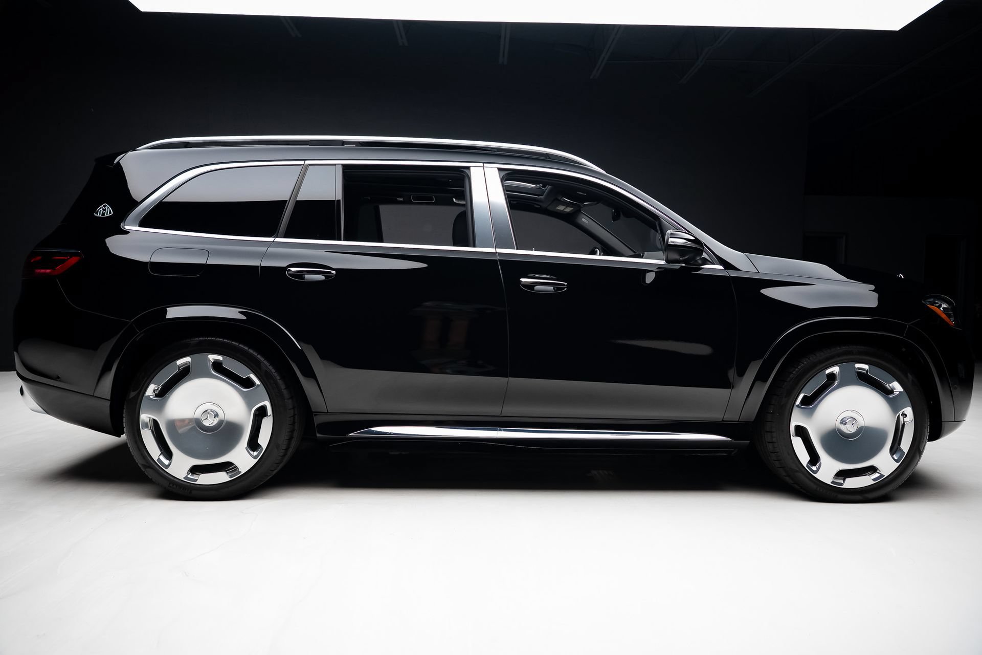 Used 2024 Mercedes-Benz Maybach GLS 600 4MATIC image 38
