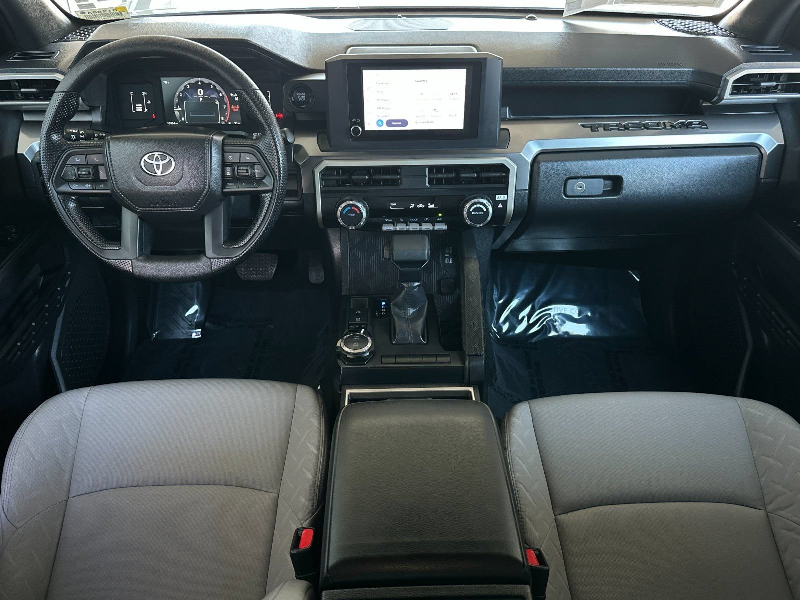 Used 2025 Toyota Tacoma SR5 AWD/4WD image 12