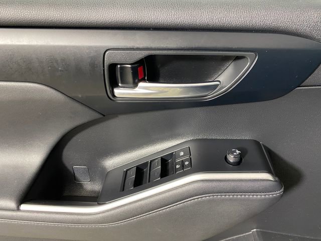 Used 2023 Toyota Highlander XSE image 24