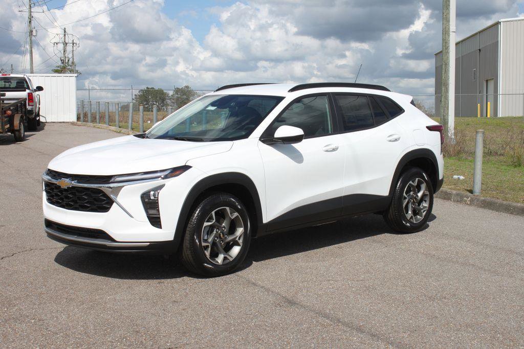 New 2026 Chevrolet Trax LT w/ Driver Confidence Package image 2