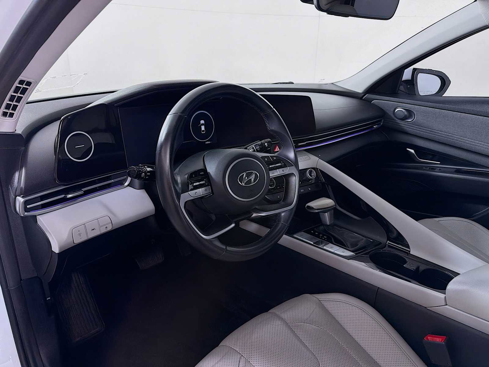 Used 2021 Hyundai Elantra Limited w/ Cargo Package image 7