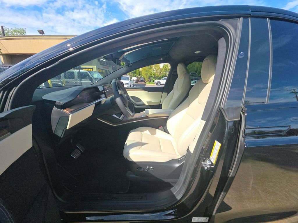 Used 2024 Tesla Model X AWD/4WD image 2