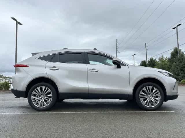 Used 2023 Toyota Venza XLE AWD/4WD image 3