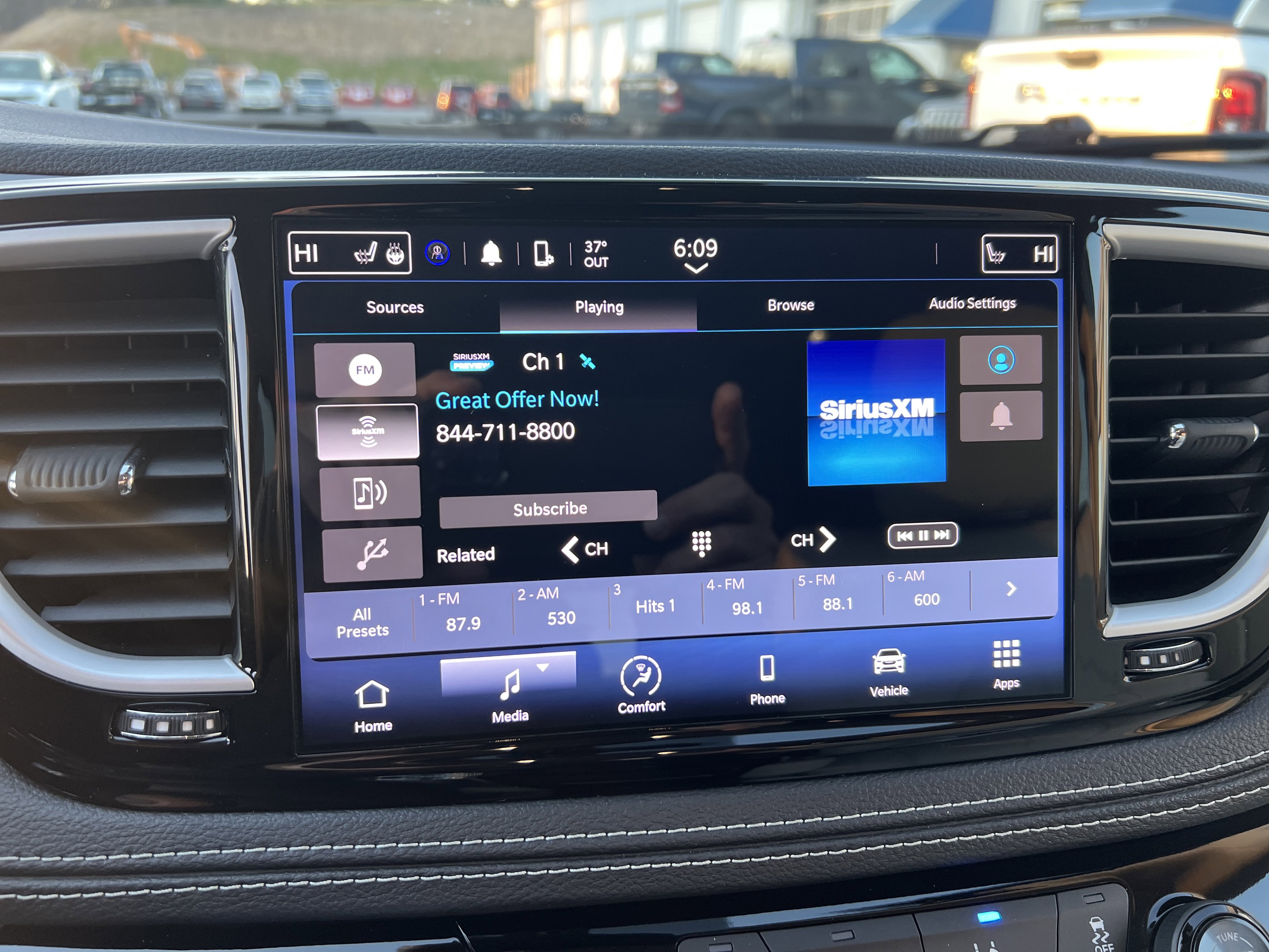 Used 2021 Chrysler Pacifica Touring-L image 17