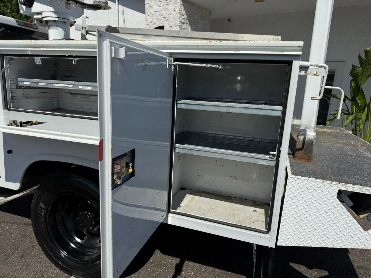 Used 2014 Ford F450 XL w/ Power Equipment Group image 13