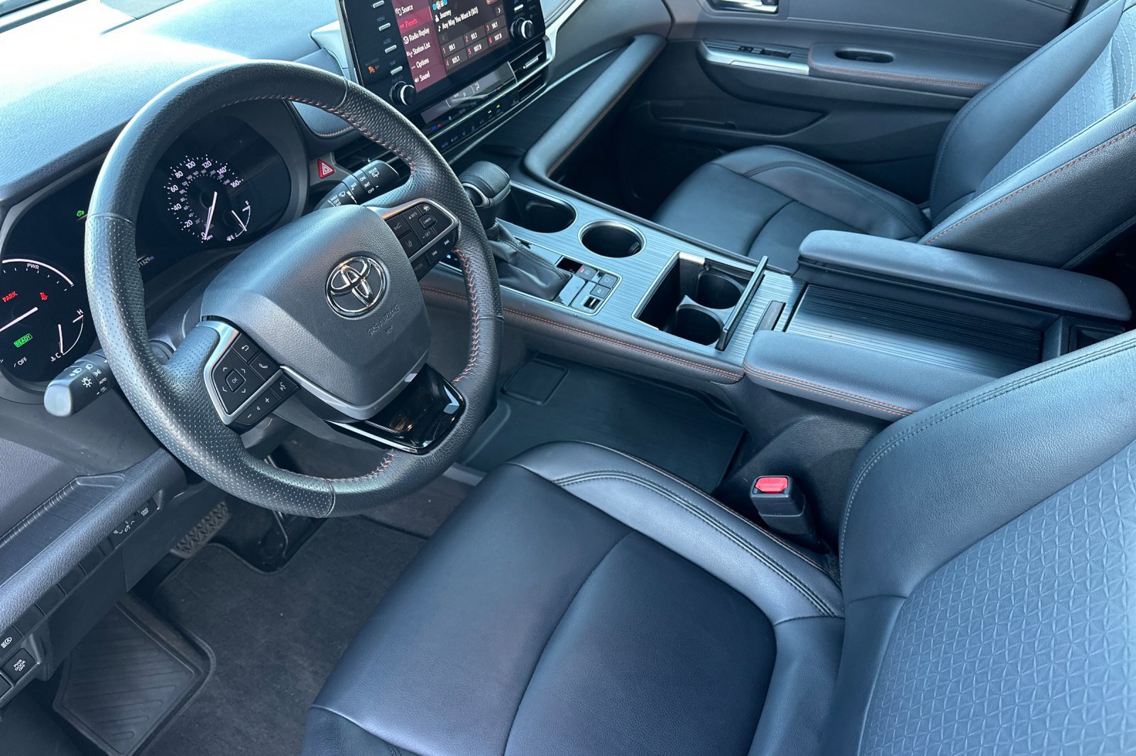 Certified 2021 Toyota Sienna XSE image 9