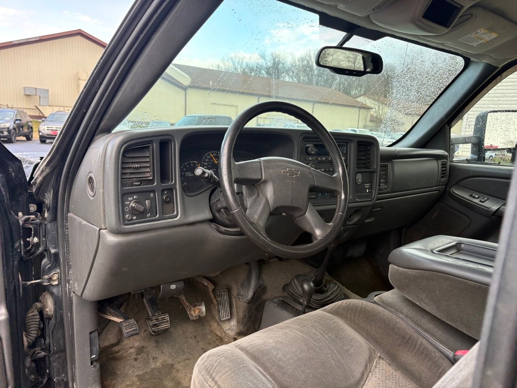Used 2004 Chevrolet Silverado 2500 LS AWD/4WD image 13