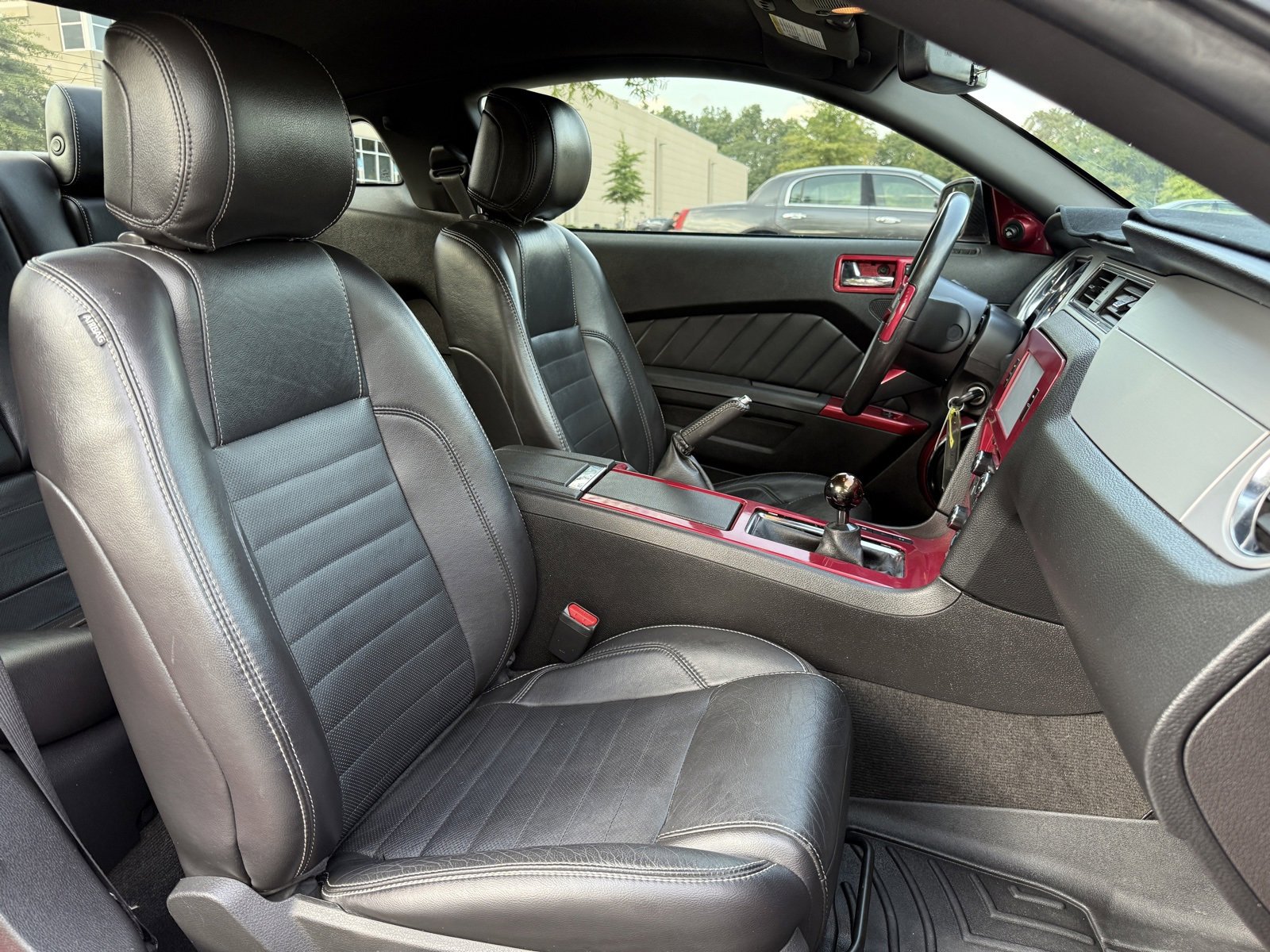 Used 2013 Ford Mustang GT Premium image 33