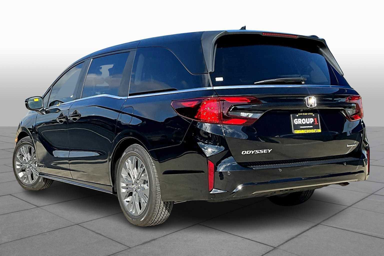 New 2026 Honda Odyssey Touring image 11