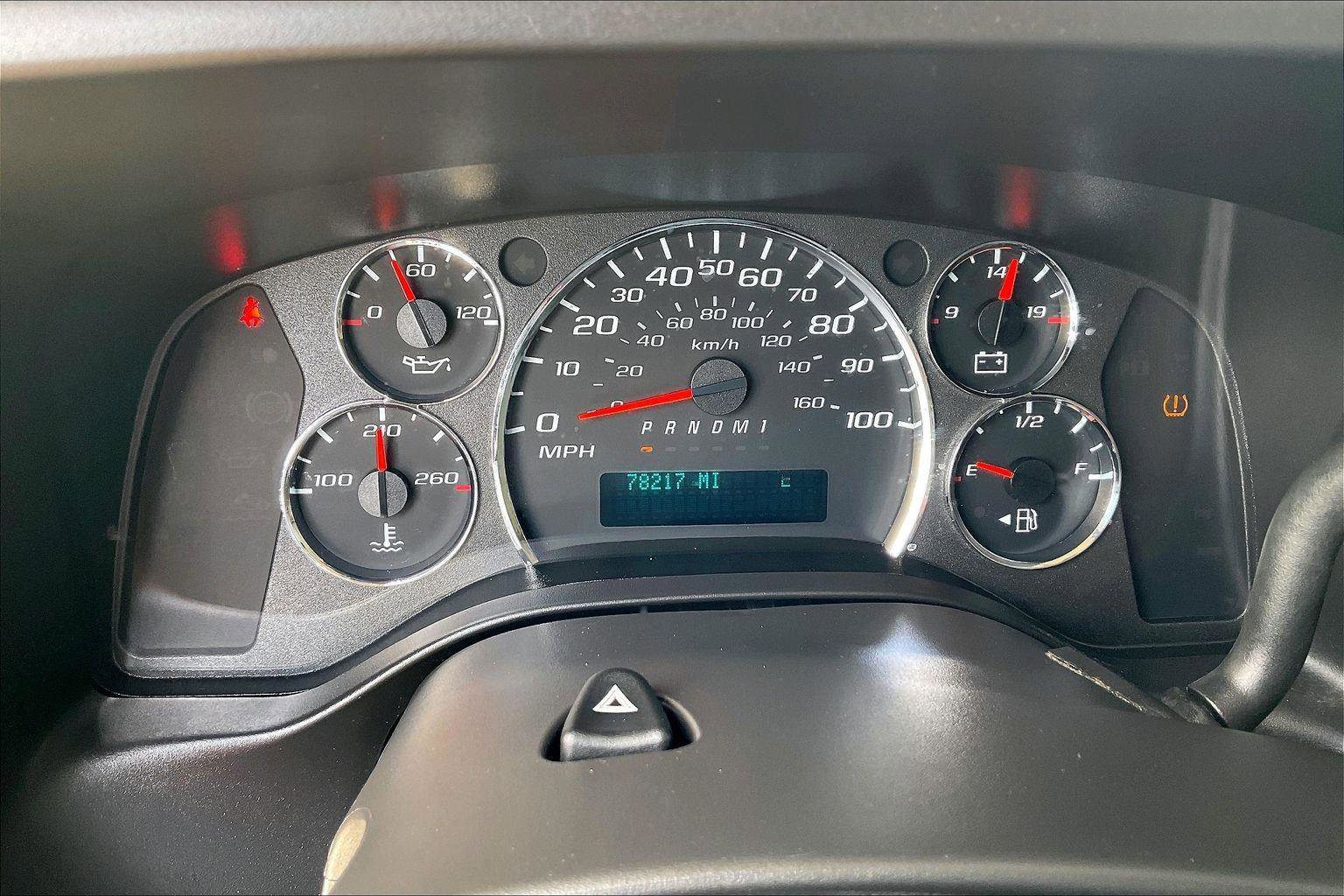 Used 2023 Chevrolet Express 2500 w/ Driver Convenience Package RWD image 12
