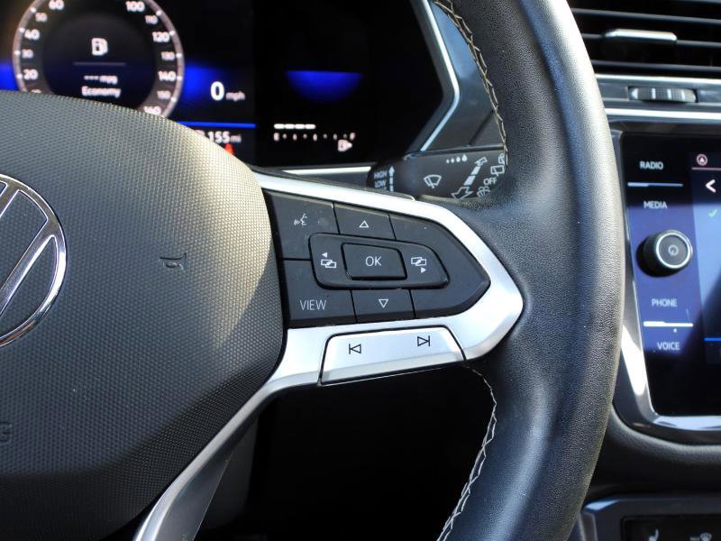 Used 2023 Volkswagen Tiguan SE w/ Panoramic Sunroof Package image 61