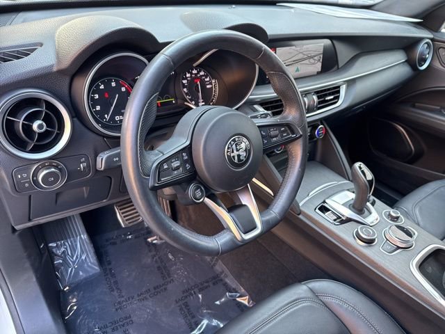 Used 2023 Alfa Romeo Stelvio Ti image 13