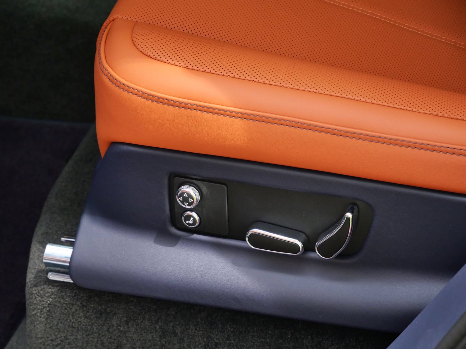 New 2026 Bentley Bentayga Extended Wheelbase AWD/4WD image 21