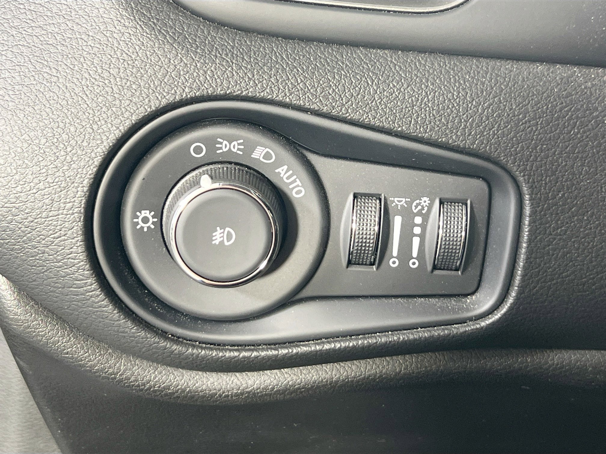 Used 2022 Jeep Renegade Latitude w/ Convenience Group image 10