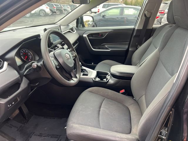 Used 2021 Toyota RAV4 LE image 16