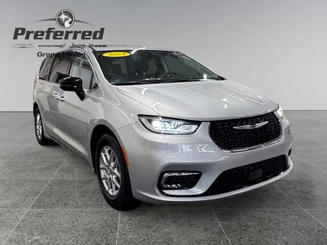 Used 2024 Chrysler Pacifica Touring-L