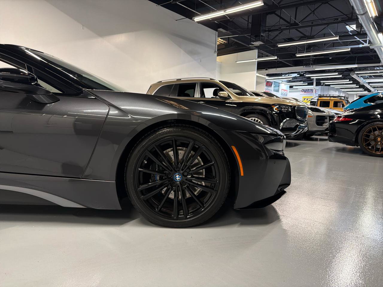 Used 2019 BMW i8 Roadster AWD/4WD image 11
