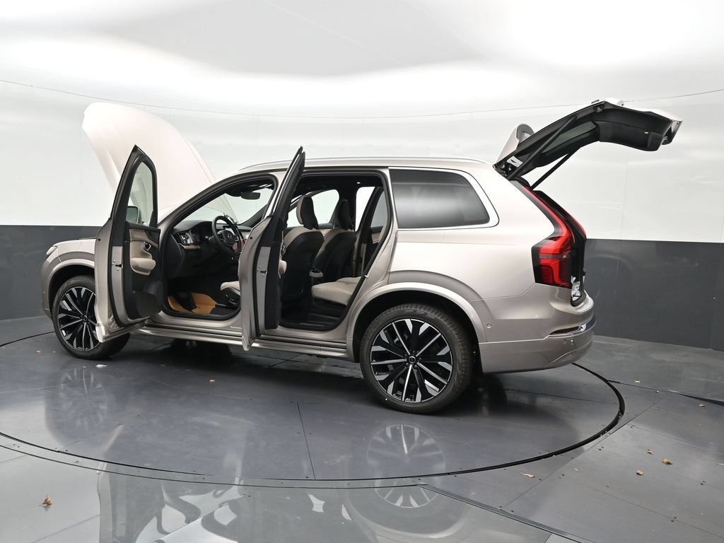 New 2026 Volvo XC90 T8 Plus w/ Protection Package Premier AWD/4WD image 32
