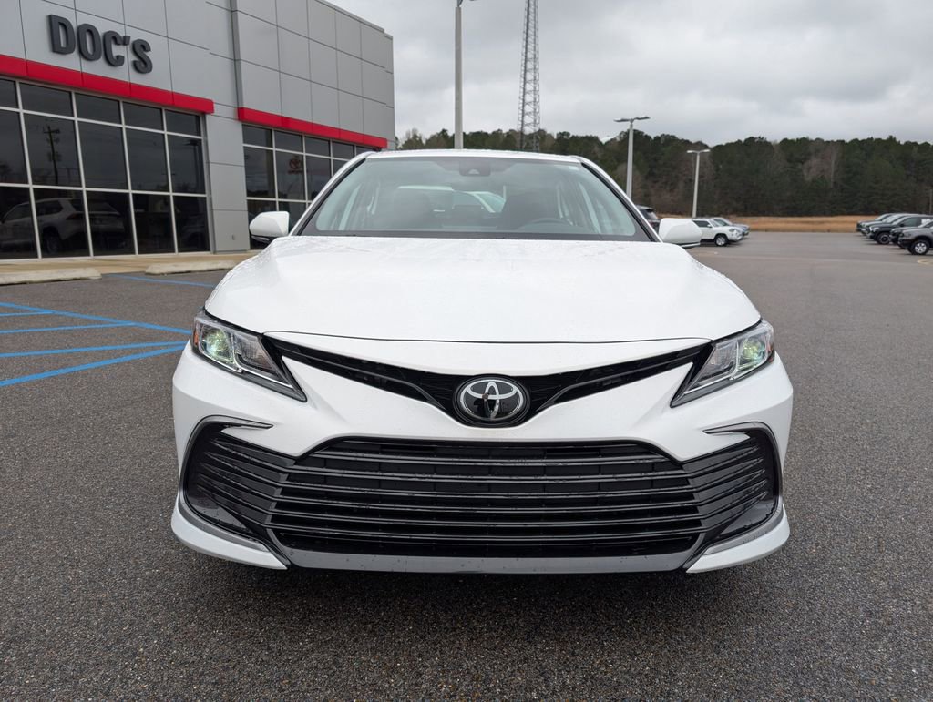 Used 2024 Toyota Camry LE w/ Convenience Package image 8